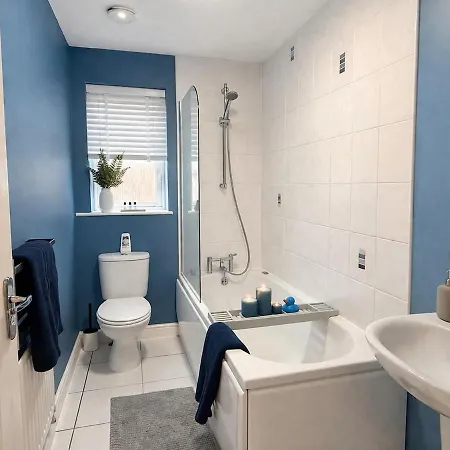 بيت للعطل 5 Bedroom House Close To Centre - Sleeps 11 Guests - Parking - Contractors Or Groups Welcome